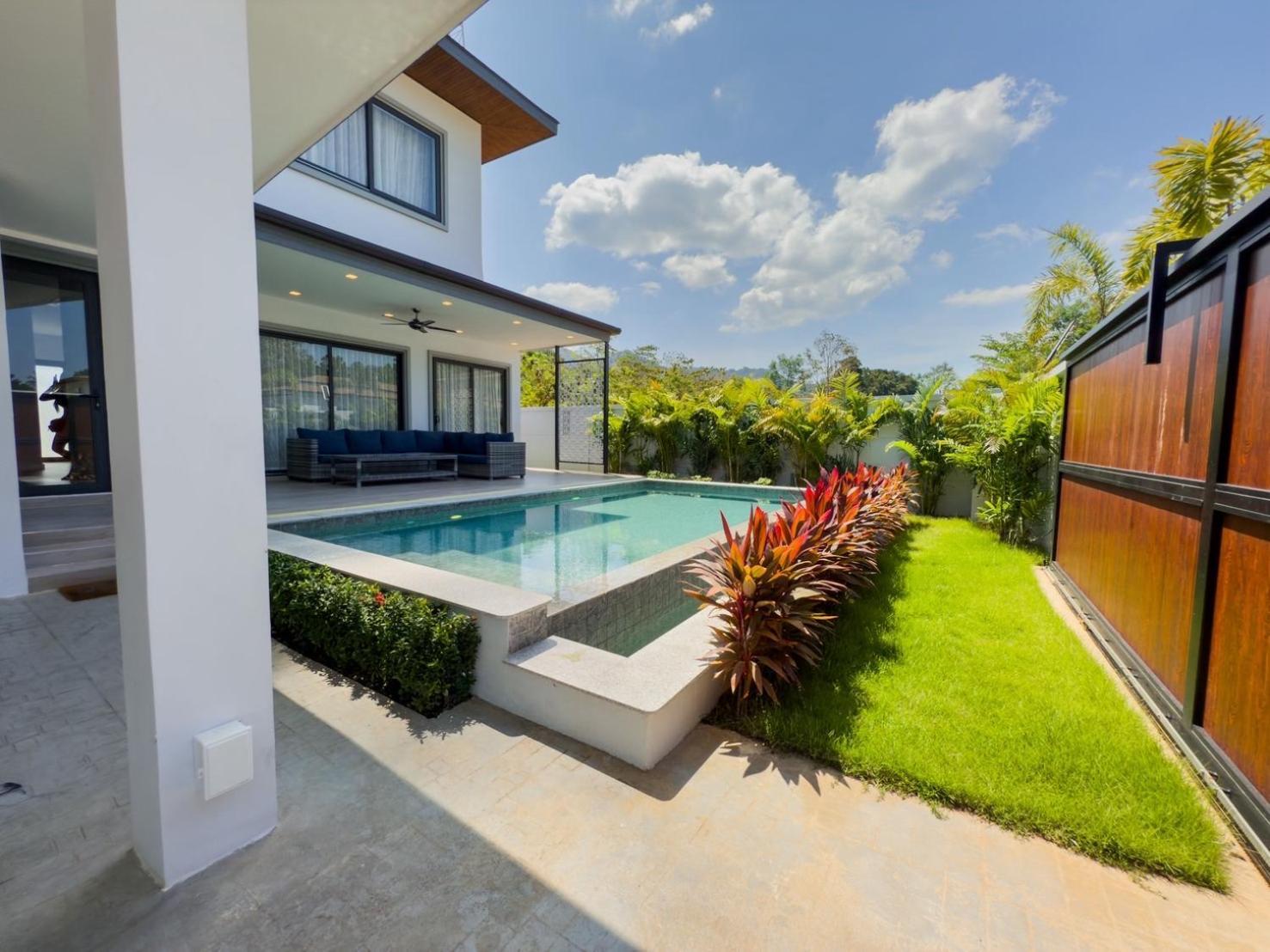 Zensiri Pool
